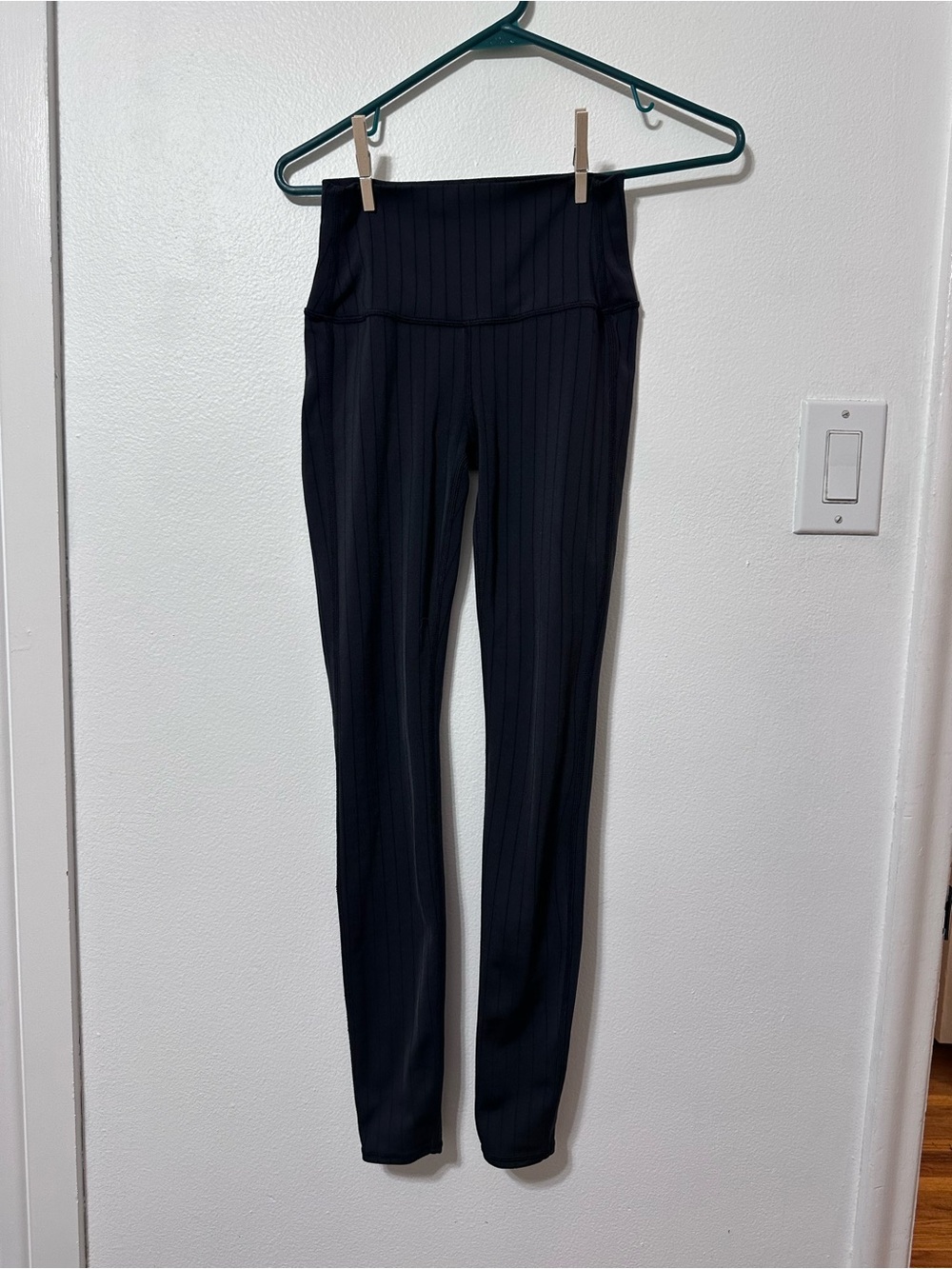 Alo pinstripe leggings
